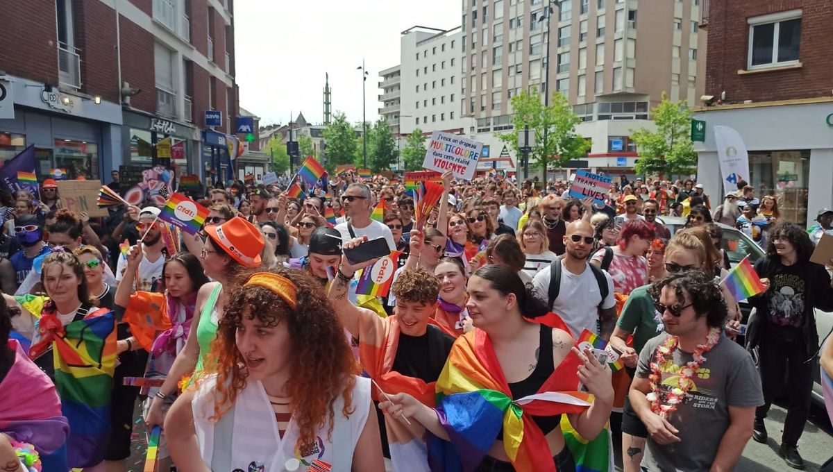 Le cortège lors de la 6ème Pride d'Amiens le samedi 29 juin 2024